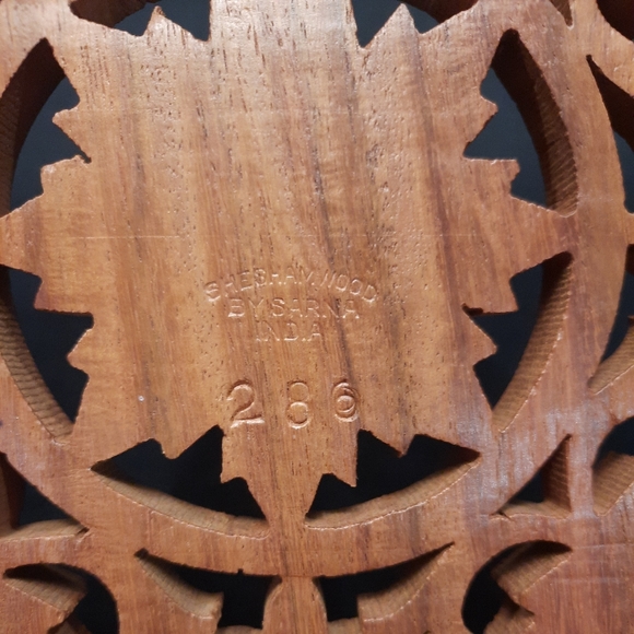 Vintage Hand Carved Wooden Footed Floral Design koTrivet Hotplate ~ India - Picture 7 of 8